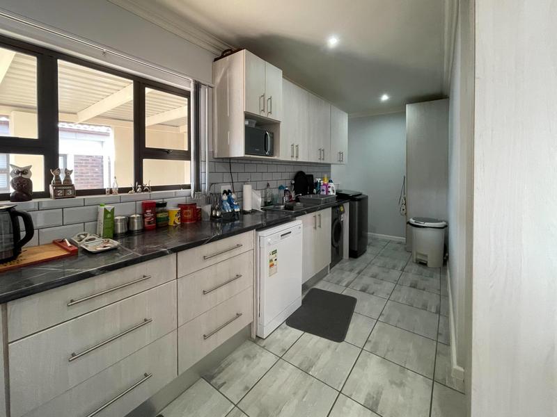 3 Bedroom Property for Sale in Albertinia Western Cape